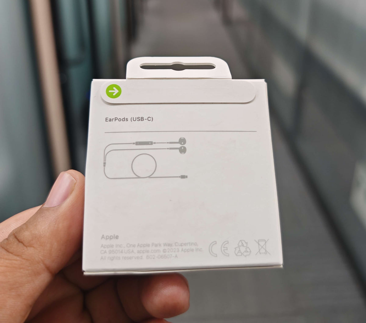 Original Apple iPhone EarPods (USB-C) With Free Travel Carry Case & Protector